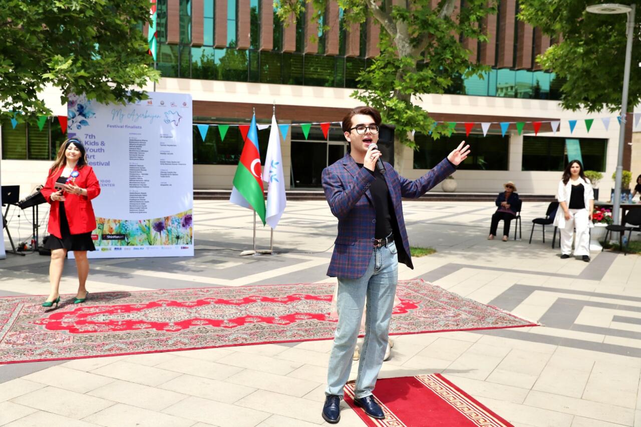 В Баку под открытым небом прошел международный фестиваль "Мой Азербайджан"