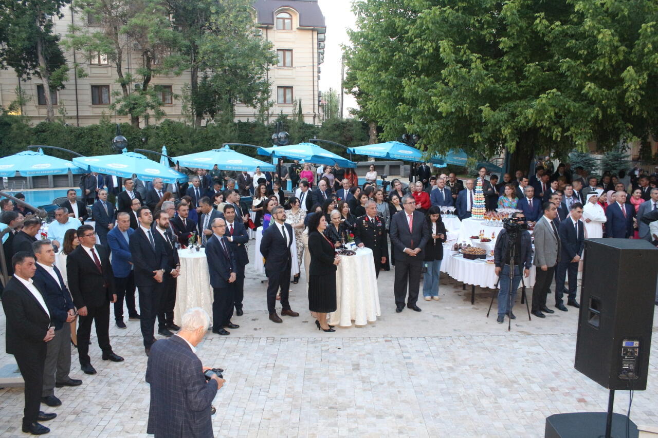 В Узбекистане торжественно отметили День независимости Азербайджана