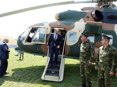 Вертолет Пашиняна совершил вынужденную посадку
