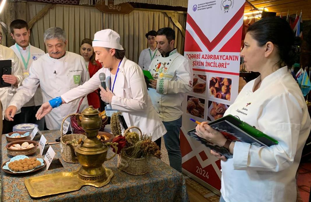 В Баку прошло соревнование по приготовлению национальных сладостей