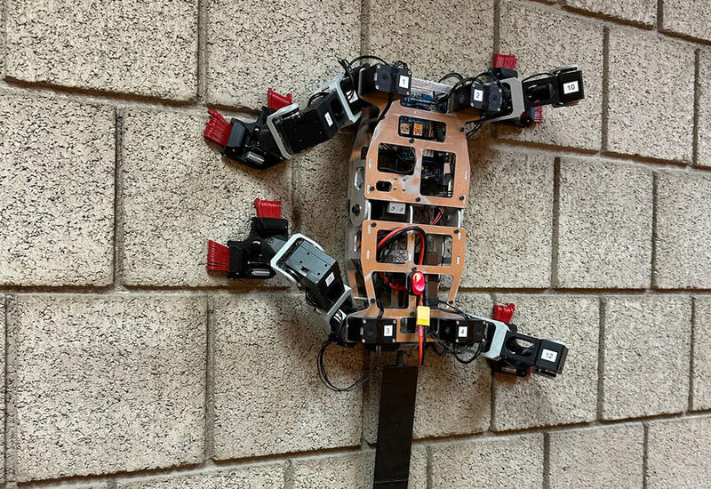 В США разработали уникального робота-скалолаза