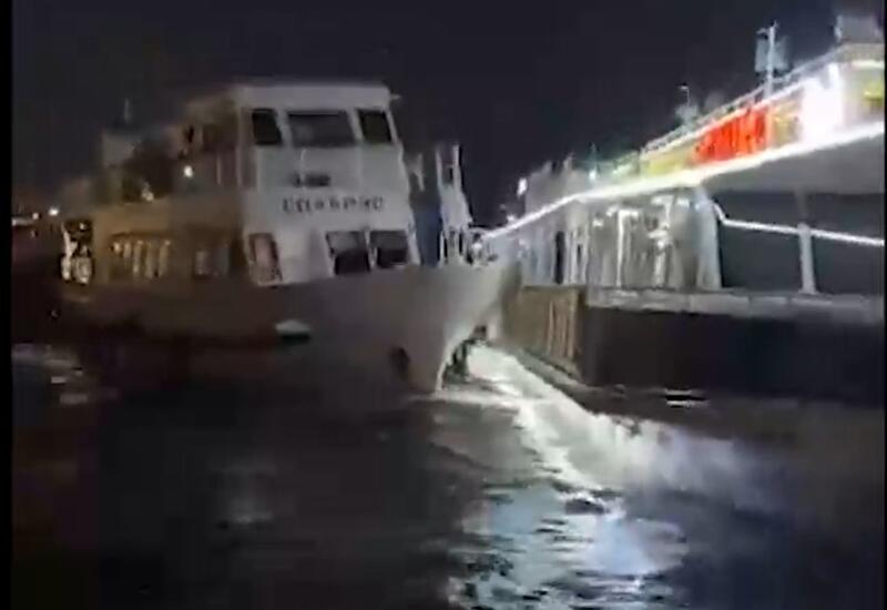 В Петербурге столкнулись два туристических судна