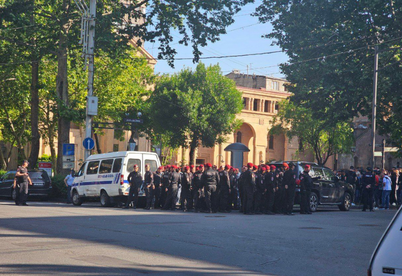 Столкновения между протестующими и полицией в Армении