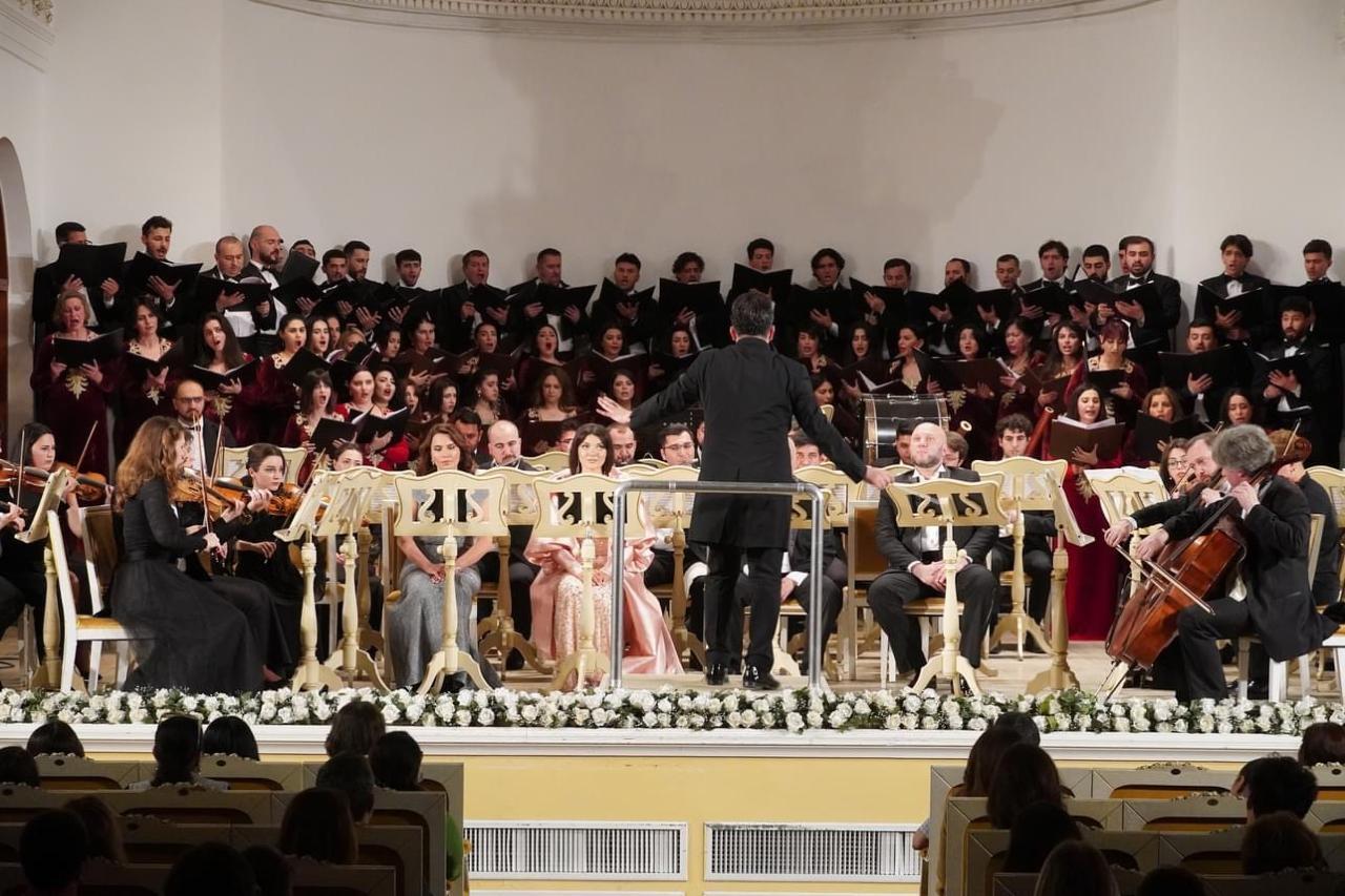 Красиво и талантливо – в Баку прозвучала Симфония №9 Людвига ван Бетховена