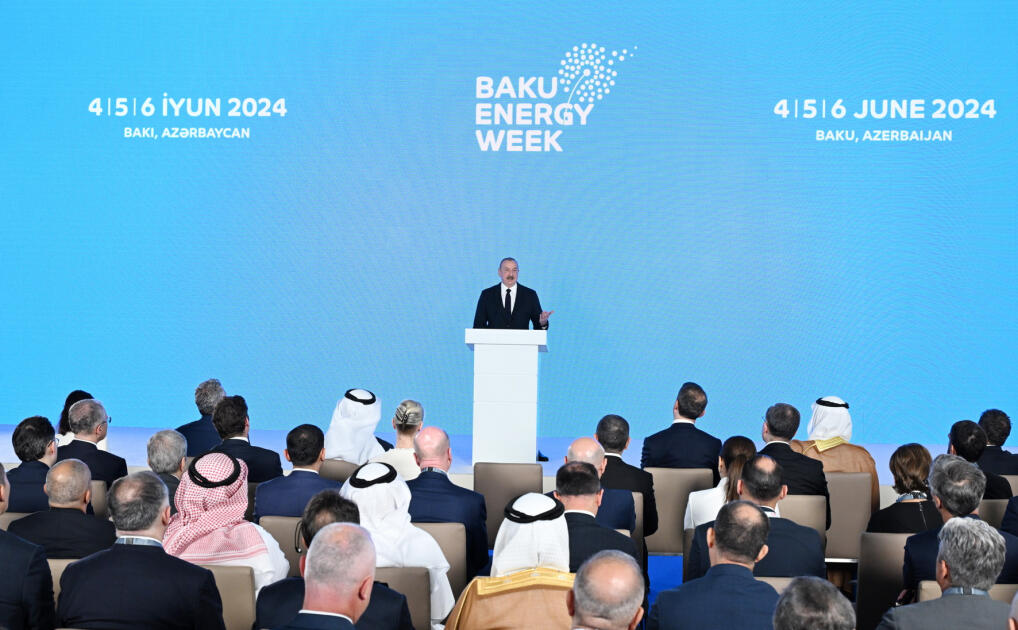 Prezident İlham Əliyev Bakı Enerji Həftəsi çərçivəsində 29-cu “Caspian Oil&Gas” və 12-ci “Caspian Power” sərgilərinin açılışında çıxış edib