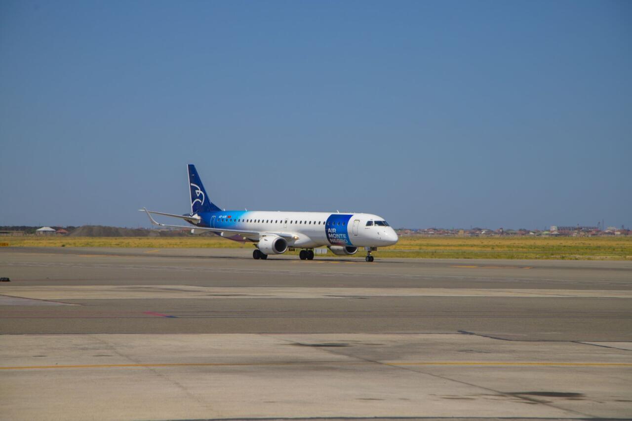 Бакинский аэропорт встретил первый рейс авиакомпании Air Montenegro