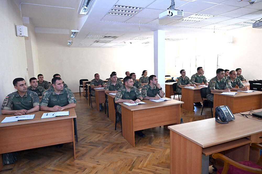 Эксперты НАТО провели в Управлении военной полиции Азербайджана учебный курс