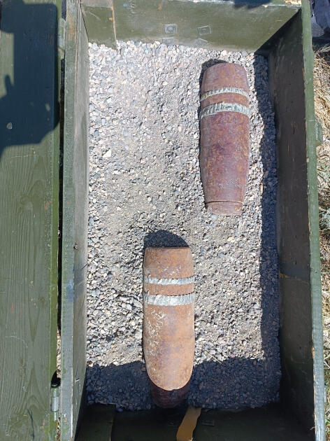 В селе Кенгерлинского района обнаружены 2 неразорвавшихся снаряда