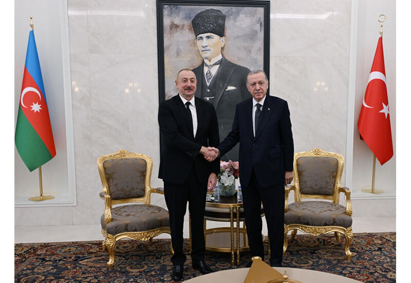 Президенты Азербайджана и Турции встретились в аэропорту Эсенбога Анкары