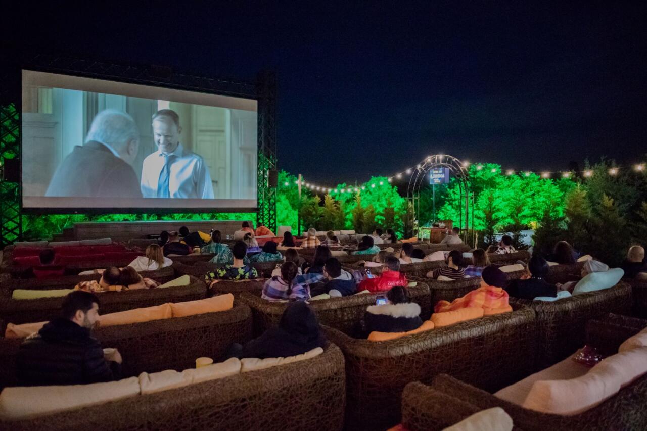 CineMastercard в городе Шамахы показывает фильмы под открытым небом