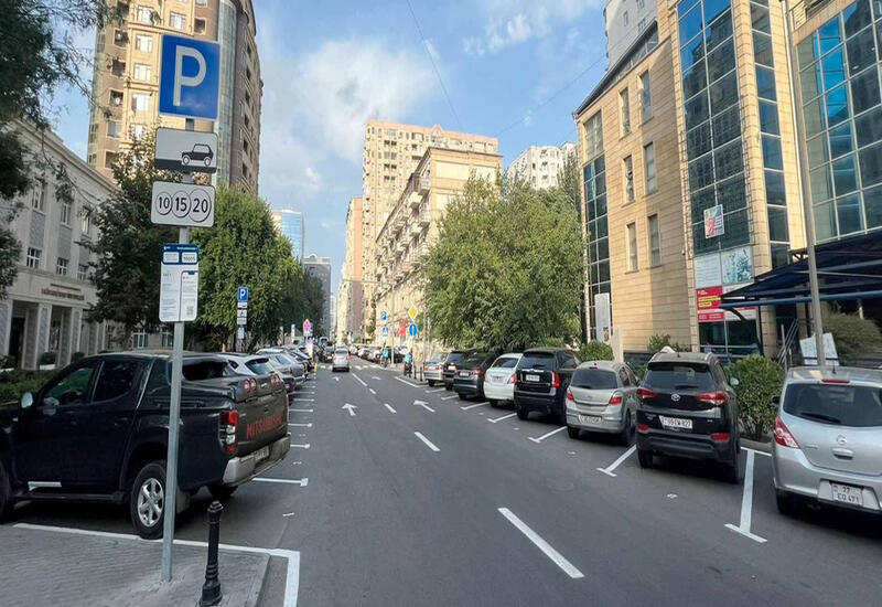 В праздничные дни на ряде улиц Баку ограничат движение автомобилей