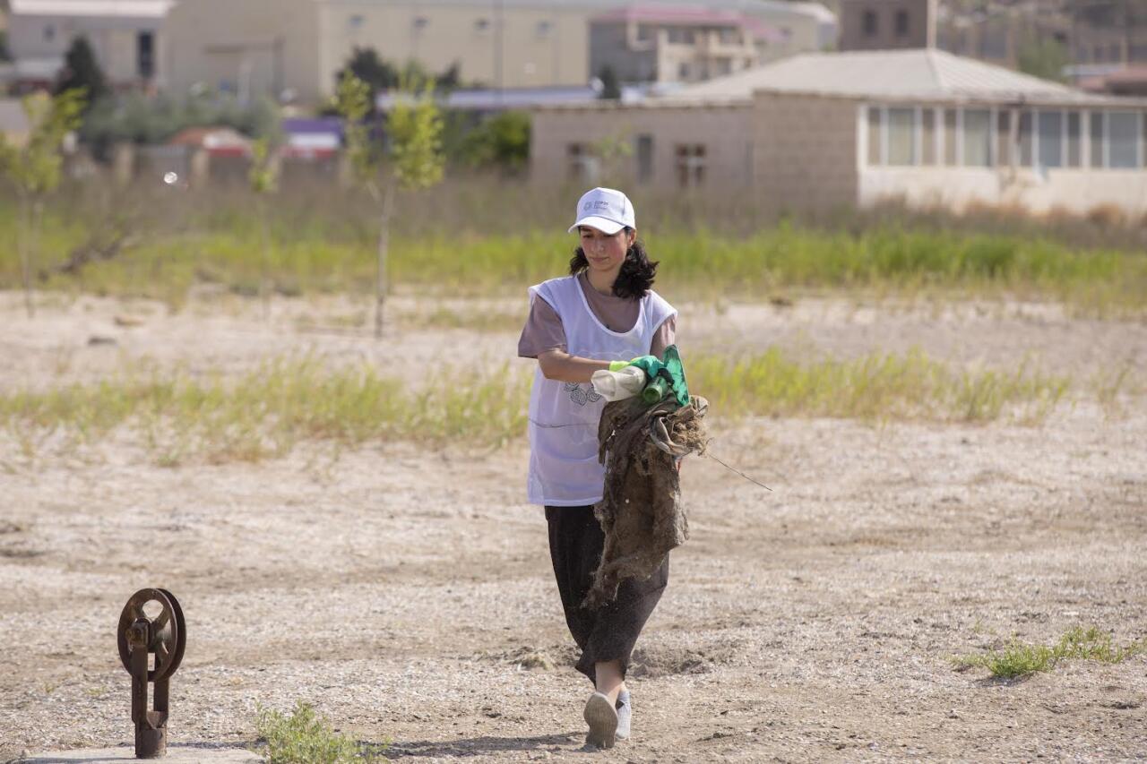 С участием волонтеров COP29 состоялась акция по очистке побережья