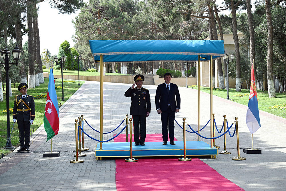 Обсуждено военное сотрудничество между Азербайджаном и Сербией