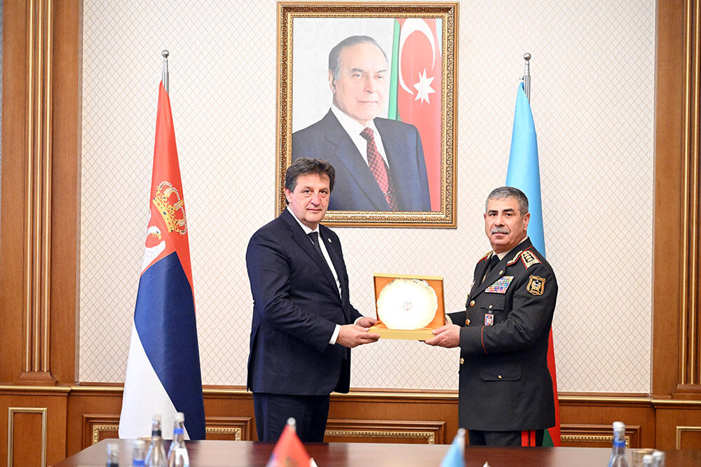Обсуждено военное сотрудничество между Азербайджаном и Сербией
