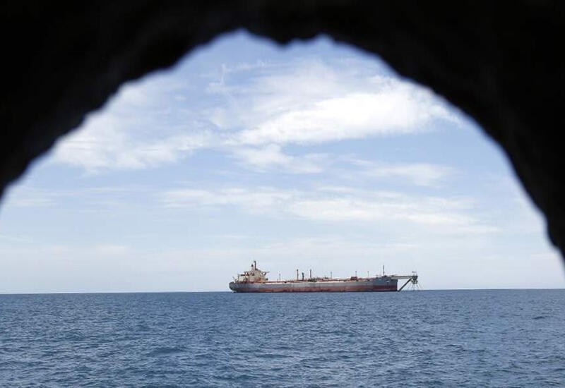 Британские ВМС сообщили о новом нападении на судно у берегов Йемена