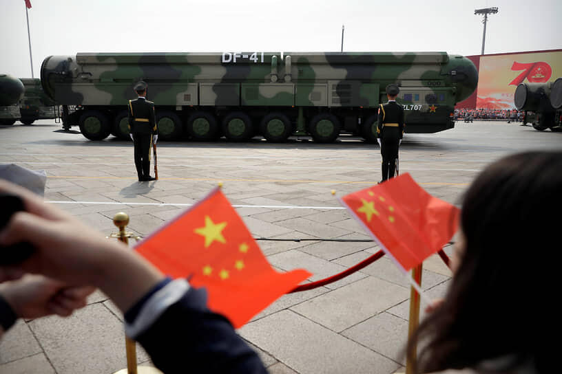 Китай стремительно наращивает ядерный арсенал