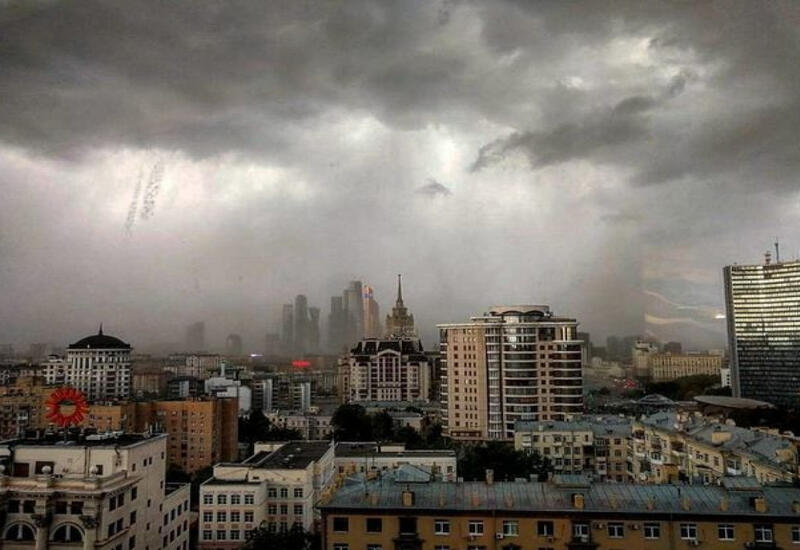 Мощный ураган обрушился на Москву