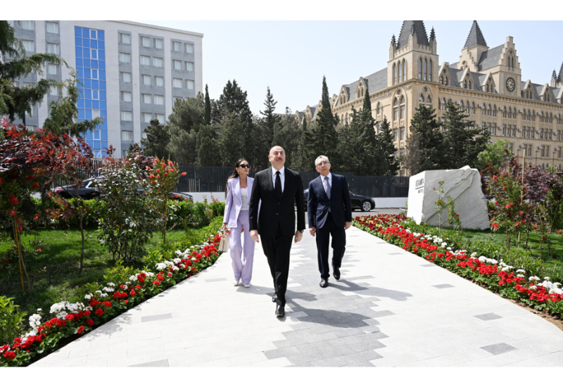 Президент Ильхам Алиев и Первая леди Мехрибан Алиева приняли участие в открытии нового здания Института ботаники в Баку и ознакомились с работой, проделанной в Ботаническом саду