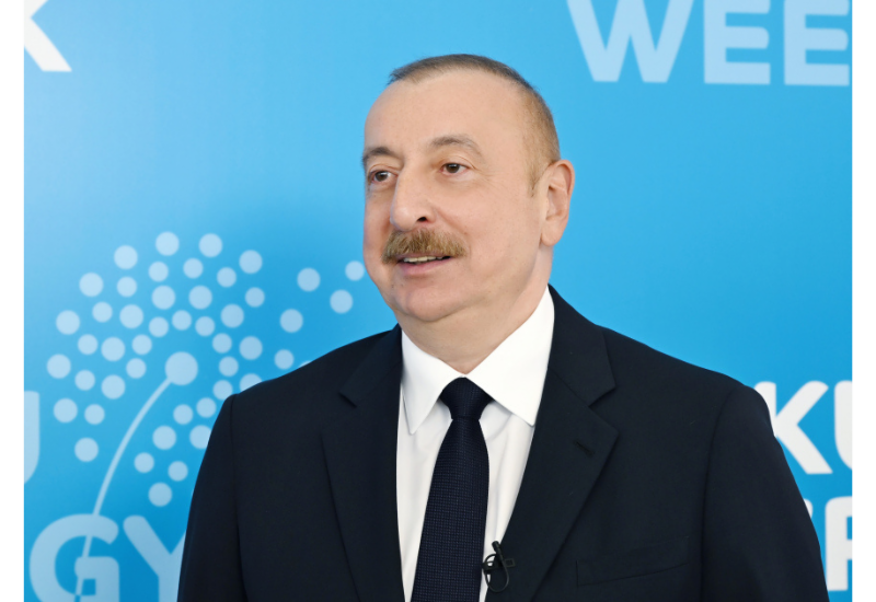 Президент Ильхам Алиев: Азербайджан привлекателен не только для инвестиций в ископаемое топливо, но и в возобновляемые источники энергии