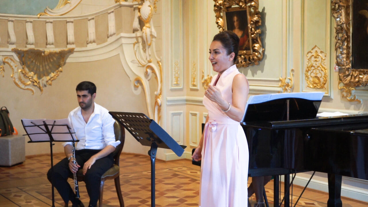 Время слушать музыку - прекрасный концерт заслуженной артистки Инары Бабаевой в Баку