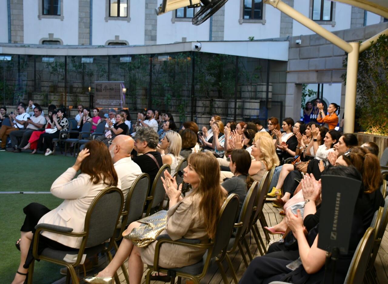 Феномен джаза и поп-романтизма французской исполнительницы Elia на Baku Piano Festival