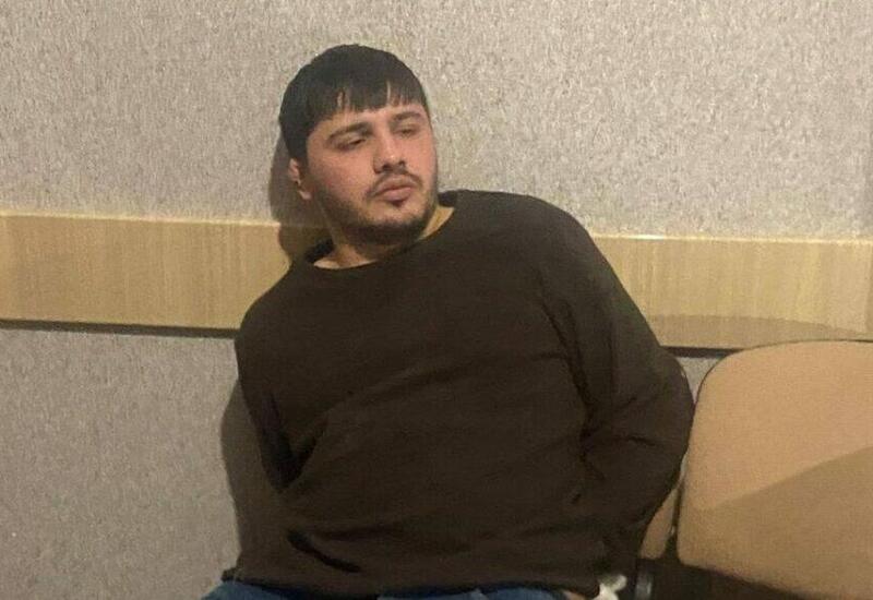 В Баку прошло судебное заседание по делу Ахмеда Ахмедова, обвиняемого в убийстве 5 членов семьи