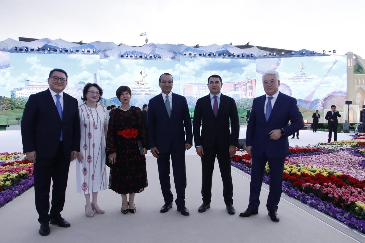 Адиль Керимли принимает участие во II Международном форуме искусства маком в Узбекистане