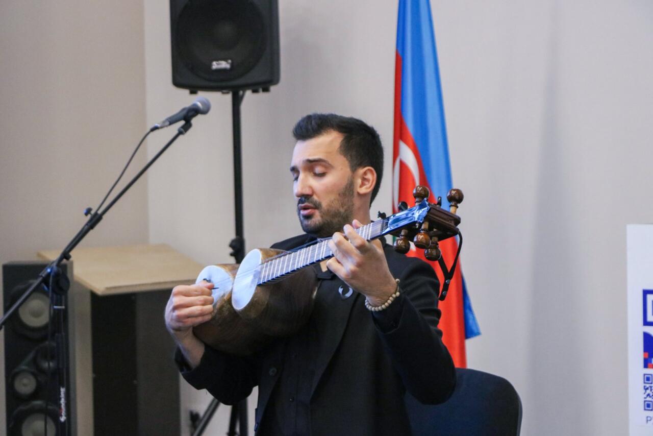 В Баку состоялся творческий вечер заслуженного деятеля искусств Мамедаги Умудова