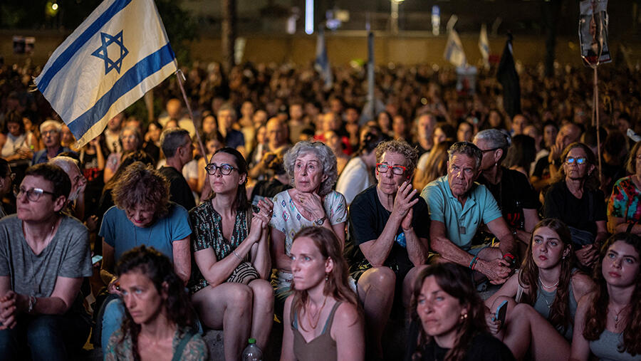 Жители Тель-Авива требуют досрочные выборы
