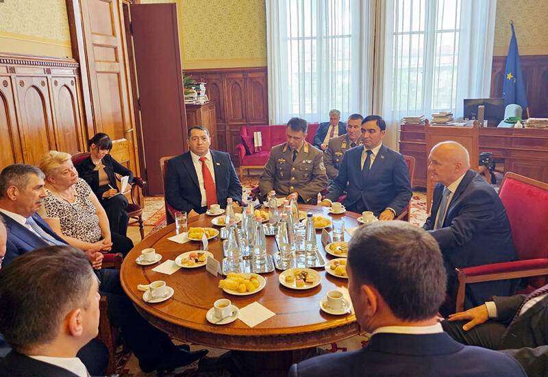 Закир Гасанов встретился с зампредседателя Национальной ассамблеи Венгрии