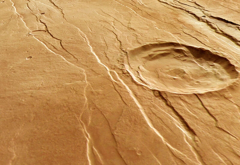 Ученые узнали причину непрекращающейся тряски поверхности Марса