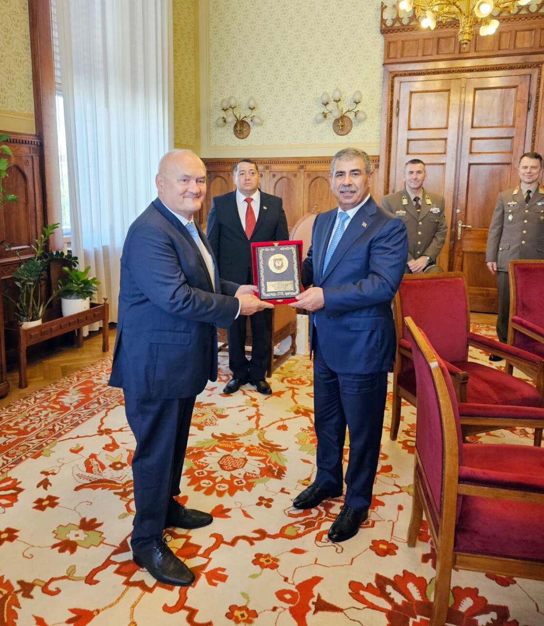 Закир Гасанов встретился с зампредседателя Национальной ассамблеи Венгрии