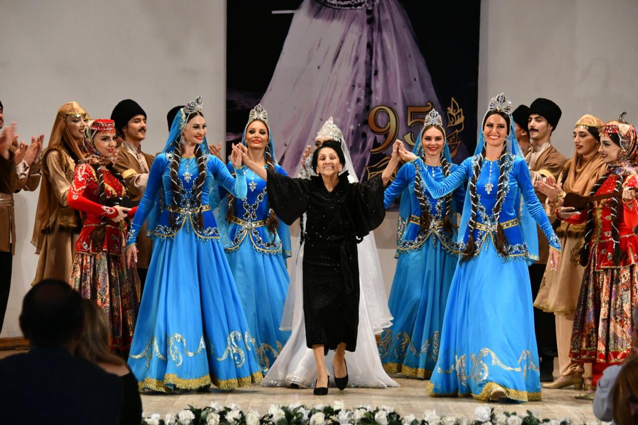 В Баку прошел праздничный вечер, посвященный 95-летию Розы Джалиловой