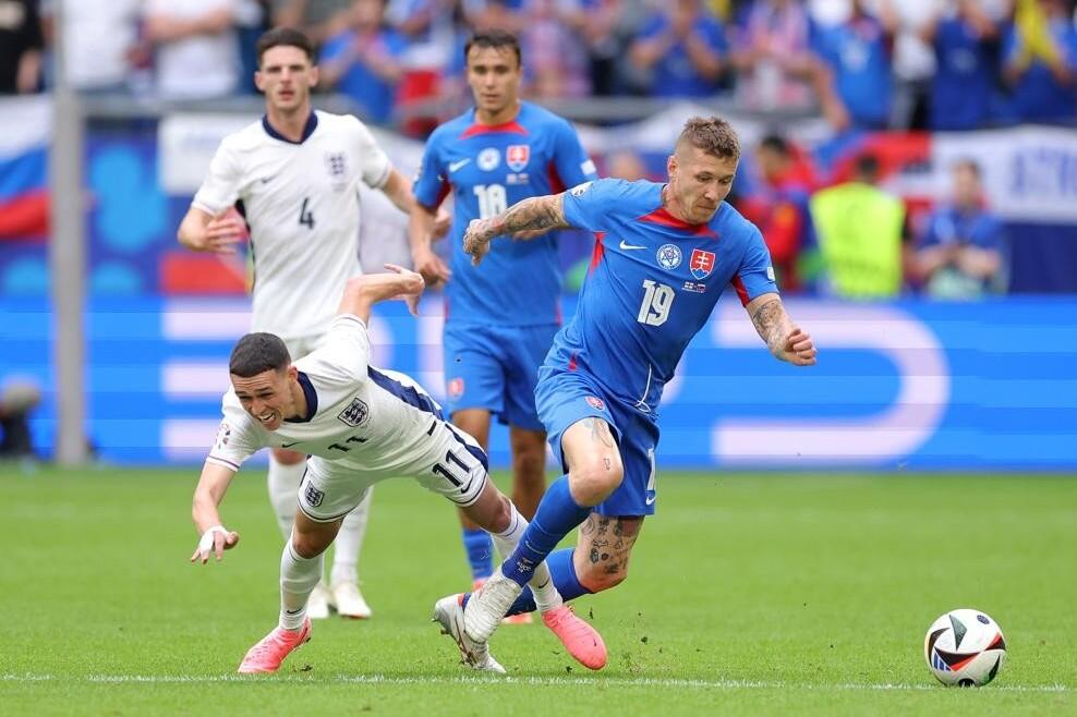ЕВРО-2024: Родоначальники футбола против Словакии
