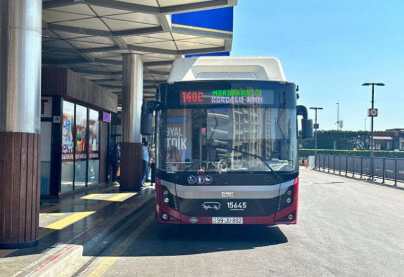 В Баку введен в эксплуатацию новый автобусный маршрут