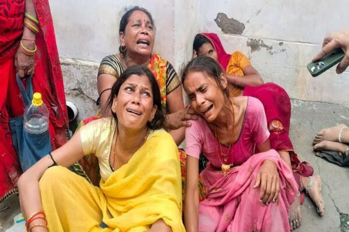 Hindistanda dini tədbirdə izdiham yarandı: 100-dən çox adam öldü