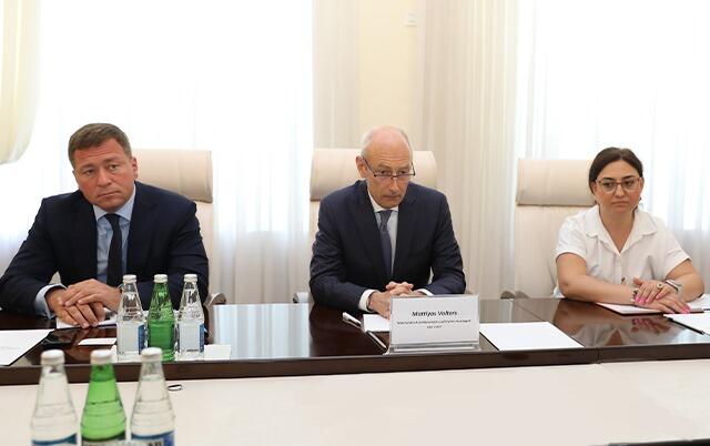 В минздраве Азербайджана состоялась встреча с региональным руководителем по цифровому здравоохранению компании Philips