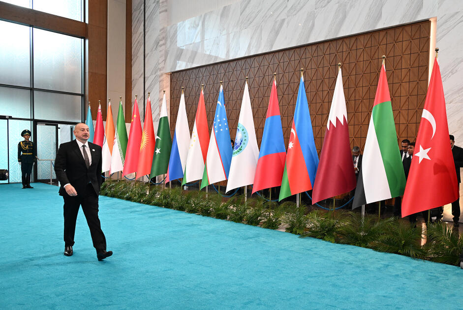 Prezident İlham Əliyev Astanada “ŞƏT plus” formatında keçirilən görüşdə iştirak etmək üçün “Müstəqillik” Sarayına gəlib