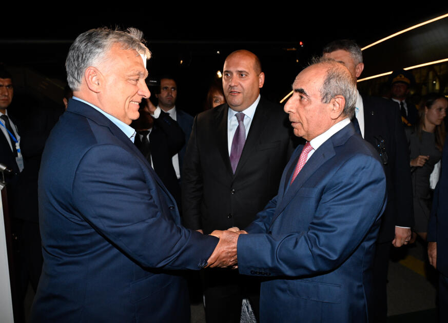 Премьер-министр Венгрии прибыл с визитом в Азербайджан