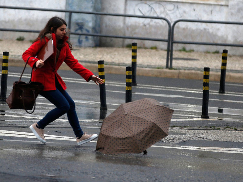 В Азербайджане объявлено желтое предупреждение в связи с ветреной погодой