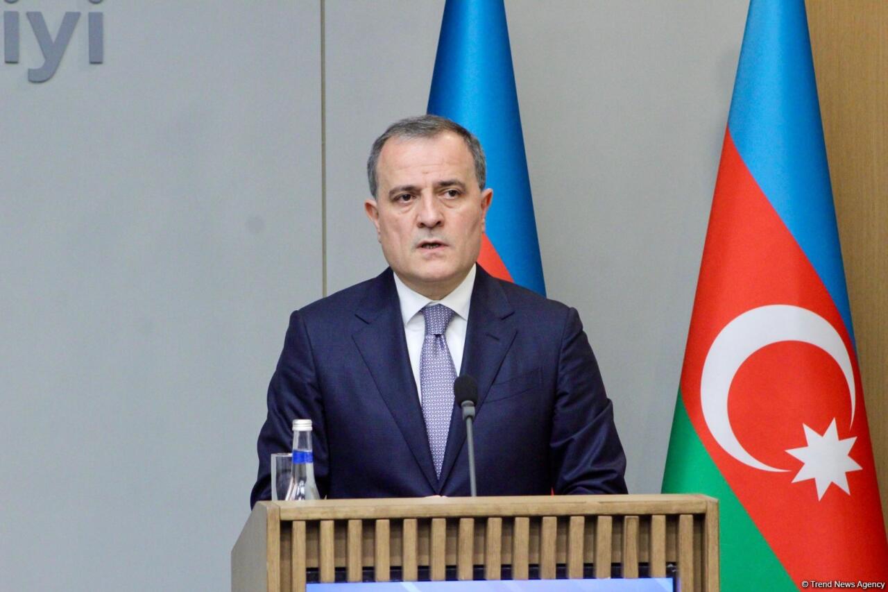 Азербайджан будет и дальше вести активный внешнеполитический курс по повышению своей роли на международной арене