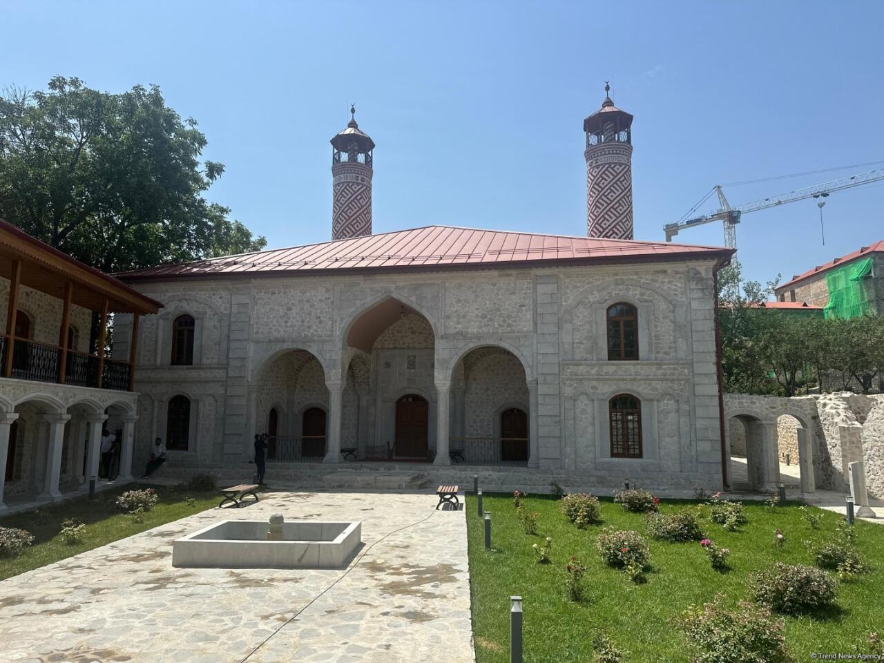 Отреставрированная мечеть Ашагы Говхар Ага в Шуше
