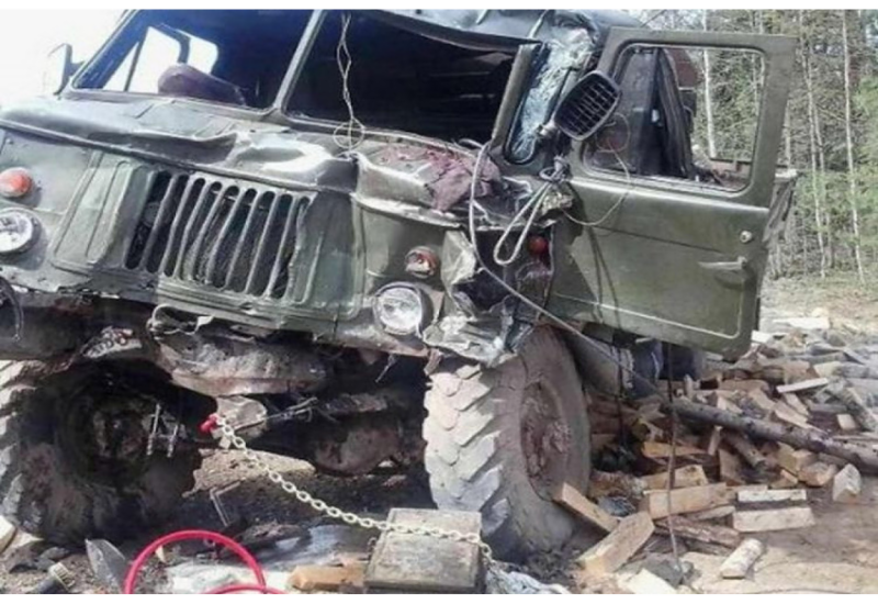 В Армении грузовик с военными попал в аварию