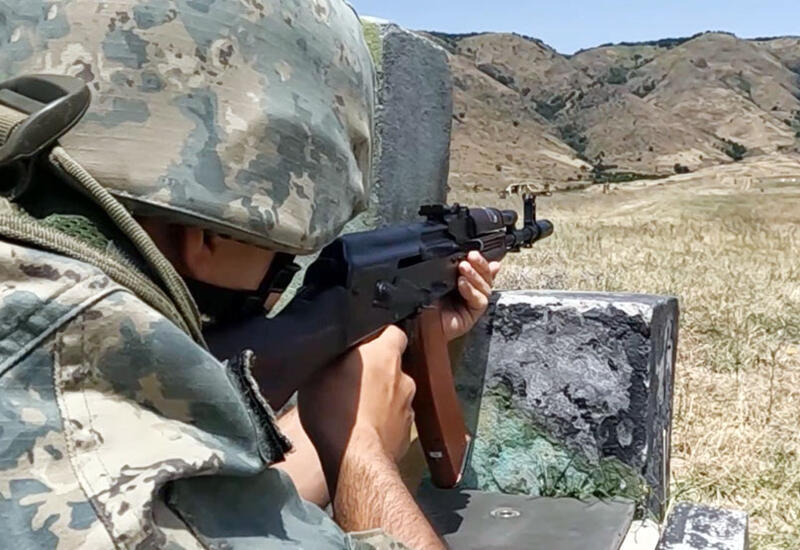 Азербайджанские курсанты выполнили практические упражнения по стрельбе