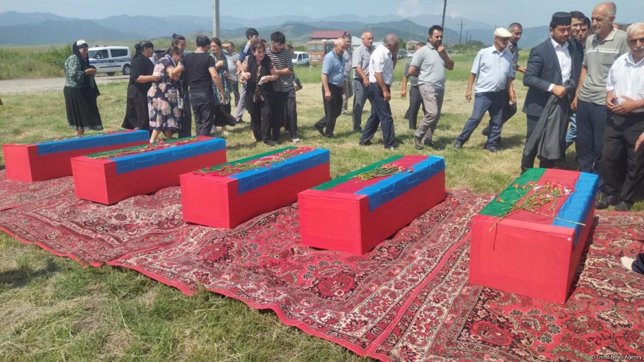 Захоронены останки еще 5 шехидов Первой Карабахской войны