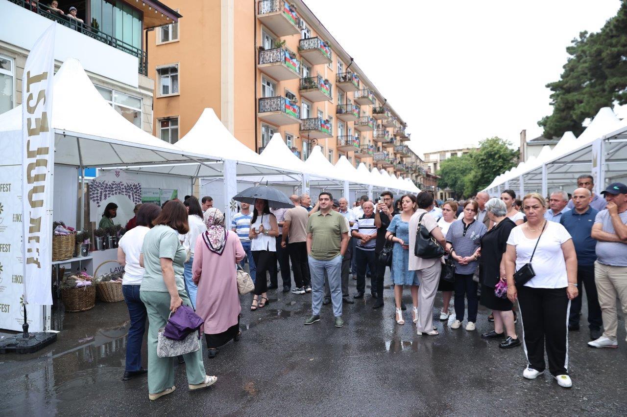 Şəkidə keçirilən “KOB FEST” sərgi-satış yarmarkasında 70-dən çox KOB subyektinin məhsul və xidmətləri sərgilənir