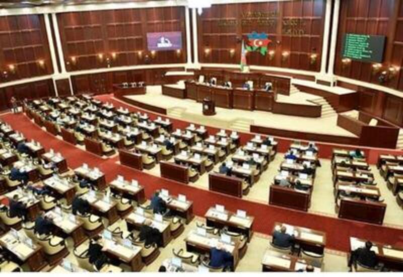 Parlament seçkiləri ilə bağlı bildirişlər təsdiq edildi