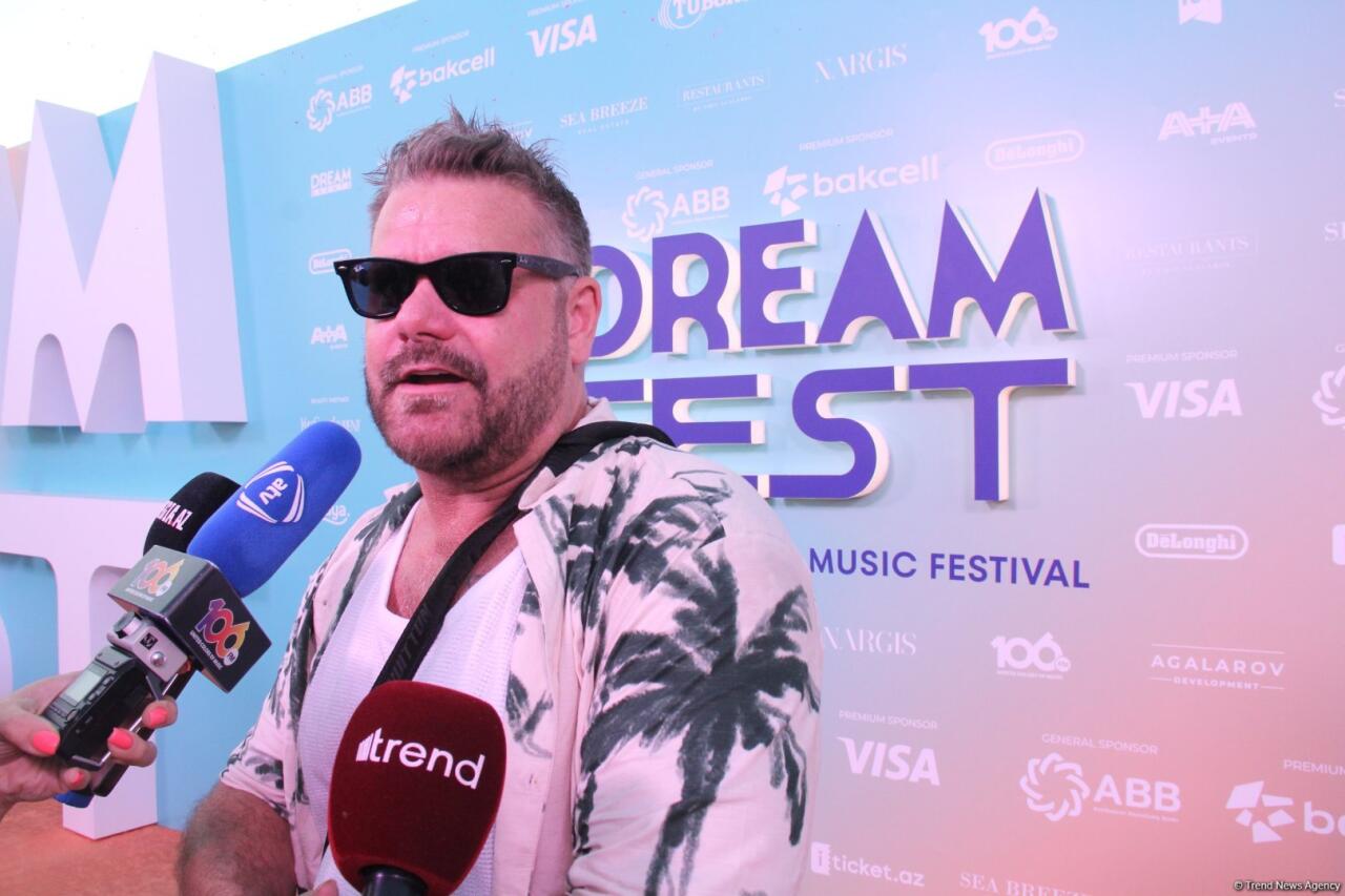 Звезды на красной дорожке на открытии первого Dream Fest в Баку