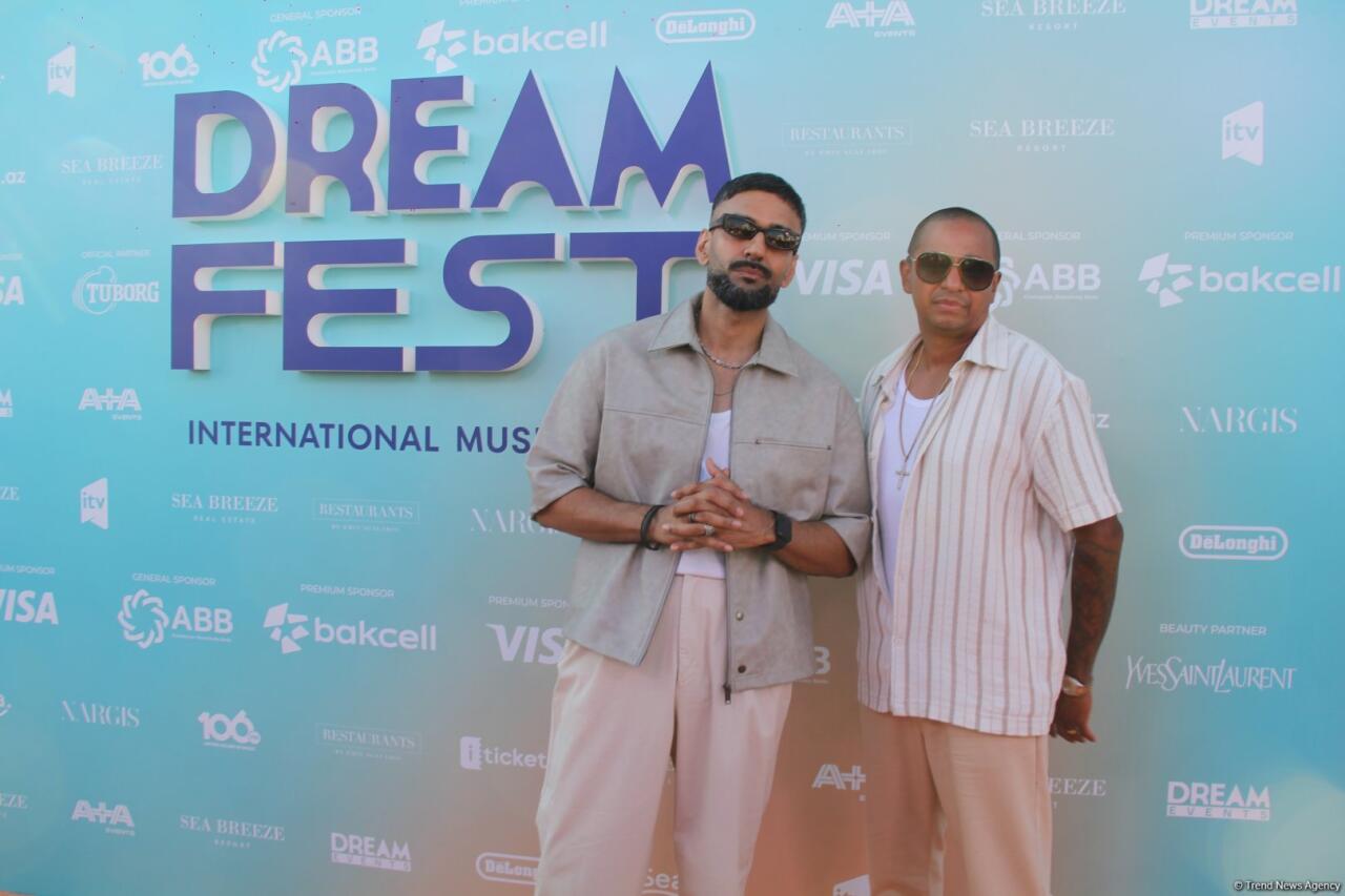 Звезды на красной дорожке на открытии первого Dream Fest в Баку