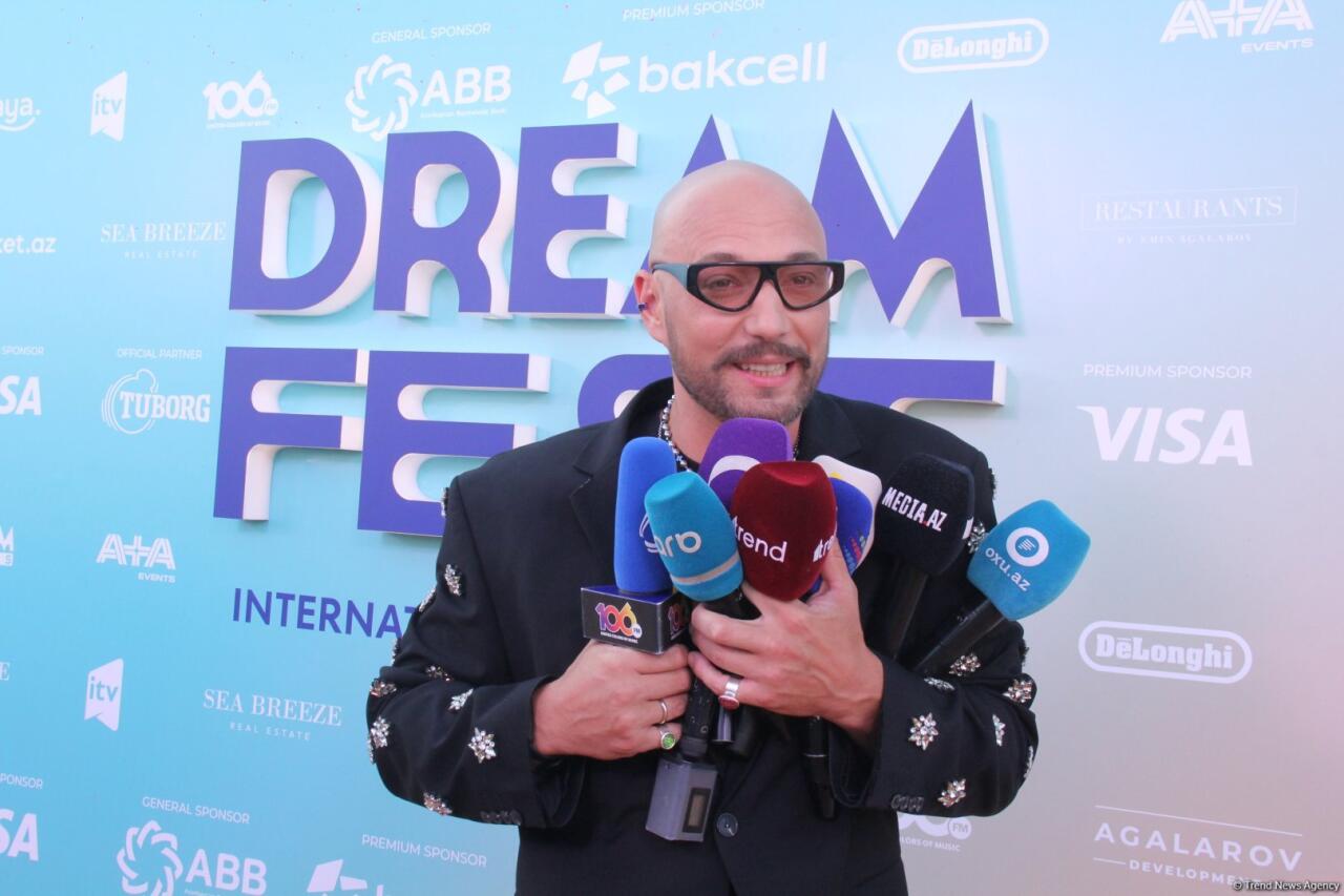 Звезды на красной дорожке на открытии первого Dream Fest в Баку